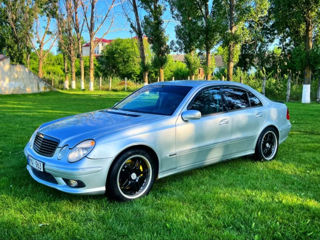 Mercedes E-Class foto 2