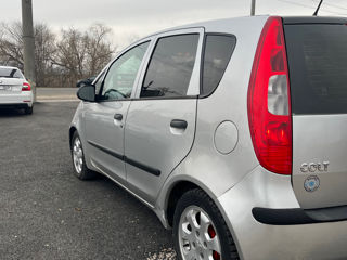 Mitsubishi Colt foto 8