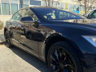 Tesla Model S foto 2