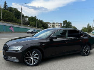 Skoda Superb foto 2