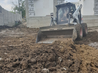Servicii bobcat buldoexcavator autobasculanta kamaz demolare si evacuare matereale de construcție foto 8