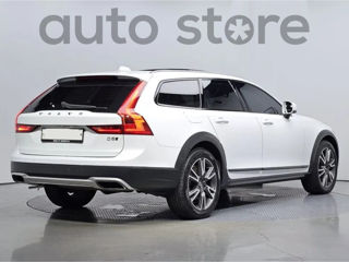 Volvo V90 Cross Country foto 2