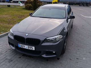 BMW 5 Series Touring foto 3