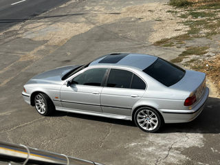 BMW 5 Series foto 3