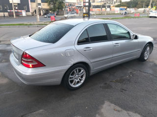 Mercedes C-Class foto 8