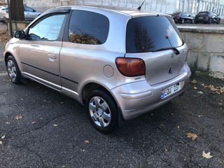 Toyota Yaris foto 2