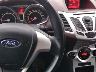 Ford Fiesta foto 3