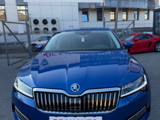 Skoda Superb foto 2