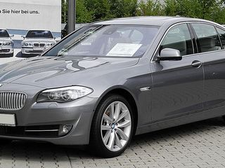 BMW 5 Series foto 2