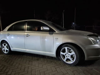 Toyota Avensis foto 4