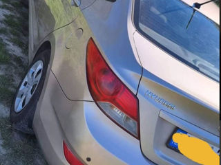 Hyundai Accent foto 3