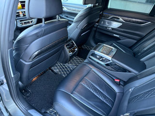 BMW 7 Series foto 10