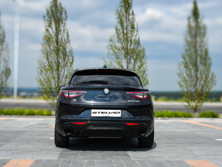 Alfa Romeo Stelvio foto 4