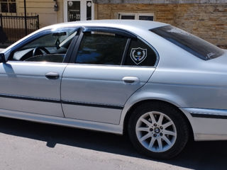 BMW 5 Series foto 3