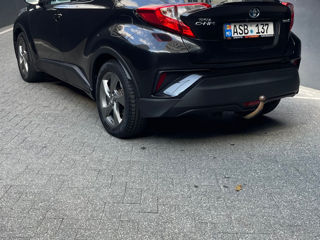 Toyota C-HR foto 2