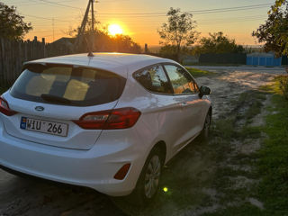 Ford Fiesta foto 7