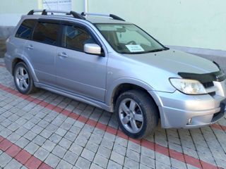 Mitsubishi Outlander foto 3