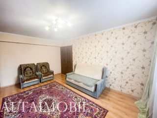 Apartament cu 3 camere, 75 m², Buiucani, Chișinău foto 5