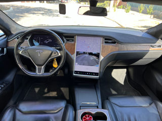 Tesla Model S foto 6