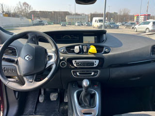 Renault Grand Scenic foto 3