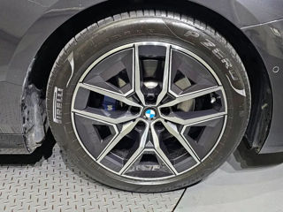 BMW 5 Series foto 5