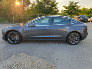 Tesla Model 3 foto 4