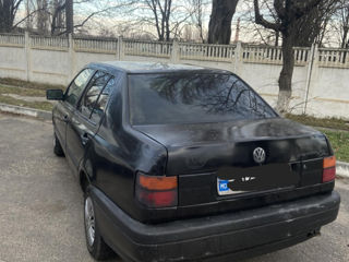 Volkswagen Vento foto 2