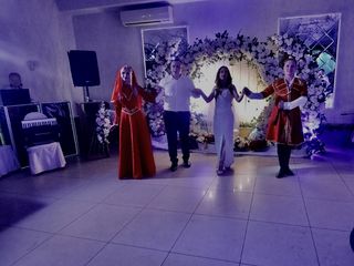 Dansatori, танцоры на свадьбы куметрии и торжества в Молдове