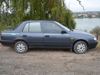 Nissan Sunny foto 1