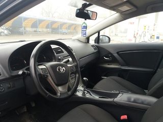 Toyota Avensis foto 8