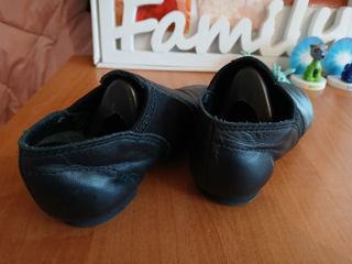 Incaltaminte profesionala noua "Capezio" Style 6438 Child "E-Series" Slip-On Jazz Shoes foto 4