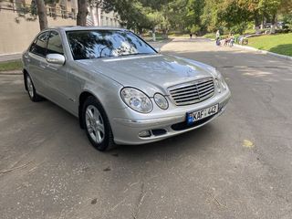 Mercedes E Class foto 1