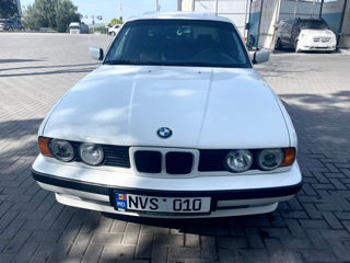 BMW 5 Series foto 1