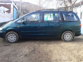 Volkswagen Sharan foto 1