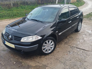 Renault Megane foto 2