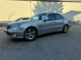 Mercedes E-Class foto 4