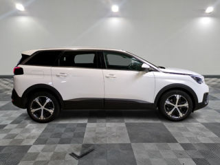 Peugeot 5008 foto 1