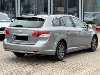 Toyota Avensis foto 4