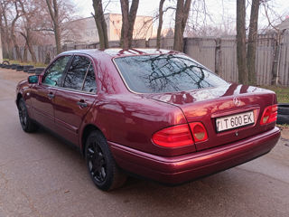 Mercedes E-Class foto 4