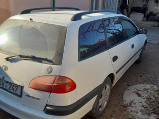 Toyota Avensis foto 3