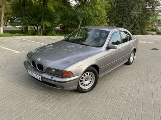 BMW 5 Series foto 9