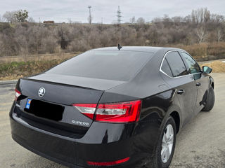 Skoda Superb foto 3