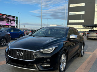 Infiniti Q30 фото 1
