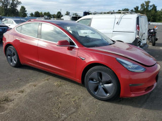 Tesla Model 3 foto 4