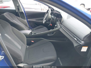 Hyundai Elantra foto 9