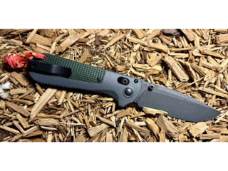 нож  Benchmade Redoubt