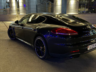 Porsche Panamera foto 2