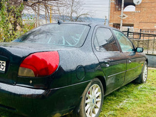 Ford Mondeo foto 2