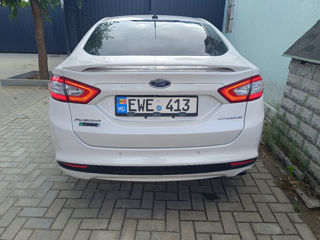 Ford Fusion foto 10