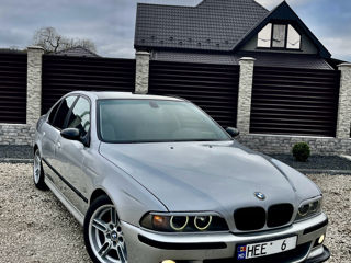 BMW 5 Series foto 2